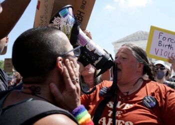 Ratusan Orang Kecam Keputusan MA Amerika soal Hak Aborsi