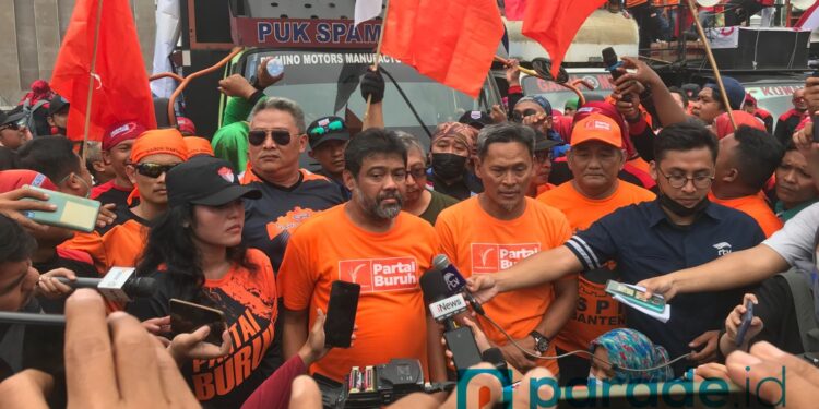 Aksi Partai Buruh 15 Juni 2022 di Depan Gedung DPR