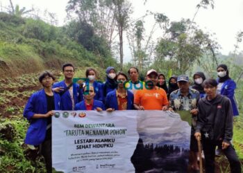 BEM STIE Dewantara Bersama Masyarakat Melakukan Tanam 2.000 Bibit Pohon