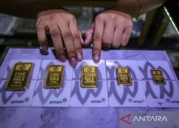 Emas Antam Sentuh Harga Rp999.000 per Gram