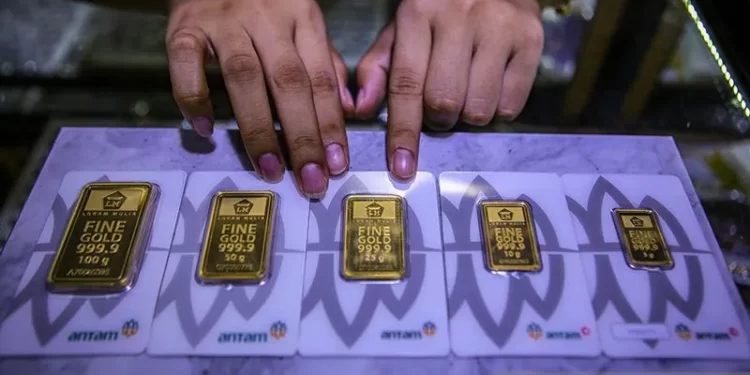 Emas Antam Sentuh Harga Rp999.000 per Gram
