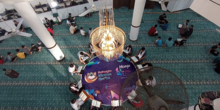Santri Gaza Mengikuti Program Bahagia Khatam Quran Sambut Milad AQL ke-14