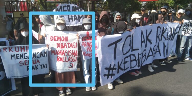 Lambang Palu Arit di Alat Peraga pada Kelompok Massa Aksi, BMI Respons Begini