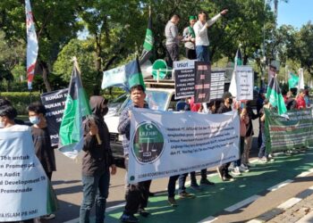 Aksi Unjuk Rasa Bakornas LKBHMI di Balai Kota, soal Ini