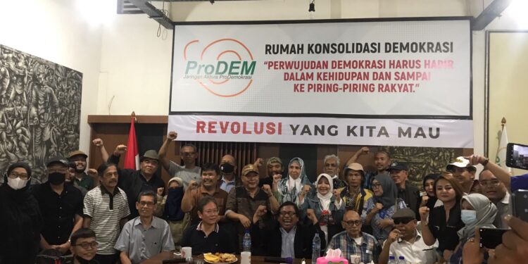 Diskusi Publik ProDem soal Kenaikan BBM