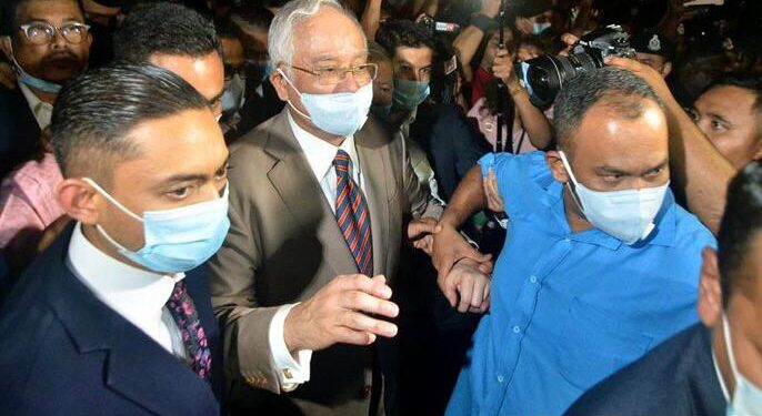 Mantan Perdana Menteri Malaysia Divonis 12 Tahun Penjara karena Kasus Korupsi