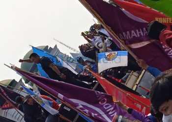 Aliansi Aksi Sejuta Buruh di Depan DPR RI