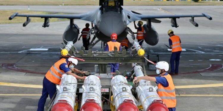 Taiwan Luncurkan Jet Tempur F-16V, Unjuk Gigi ke China