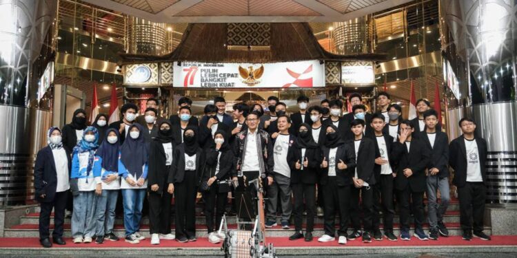 Menparekraf Dukung R2045 Indonesia Robotic Team Ikut First Global Challenge 2022