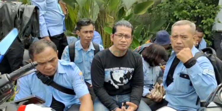 Puluhan Orang Karyawan PPD Unjuk Rasa, Menuntut Haknya