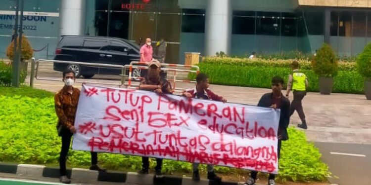 Aksi SOPERMASI di Depan Ciputra World Jakarta 1-Lotte Shopping Avenue