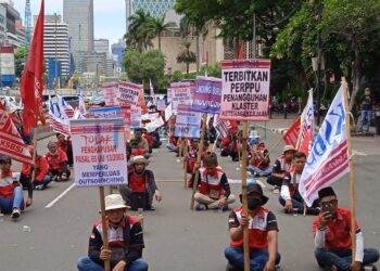 Aksi Unjuk Rasa KSBSI Hari Ini: Regulasi Ketenagakerjaan dan Kenaikan BBM Menyengsarakan Buruh