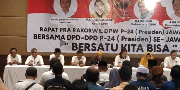 Ratusan Orang Relawan Anies Presiden di Surabaya Gelar Persiapan Rakorwil