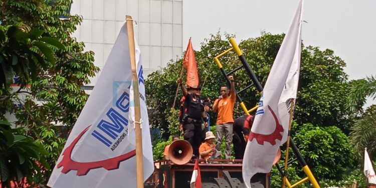 Partai Buruh Aksi di Kemnaker, Ketum KPBI Singgung Masa Kelam Buruh