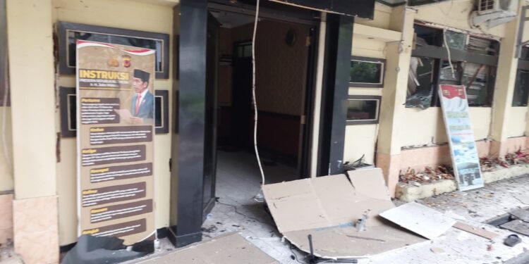 Terjadi Ledakan di Mapolsek Astana Anyar