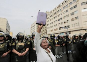 Presiden Peru Dimakzulkan karena Ingin Bubarkan Kongres, Pendukung Bentrok dengan Polisi