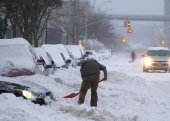 Musim Dingin di AS Tewaskan Puluhan Orang