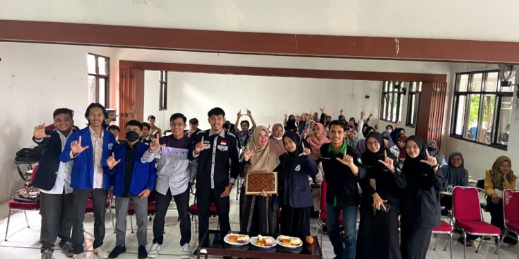 Seminar Keagamaan BEM IAI-Nasional Laa Roiba: Tingkatkan Diri untuk Masyarakat