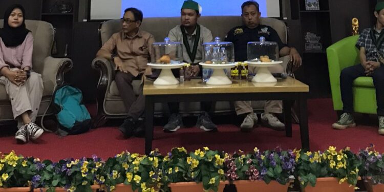 Menakar Kebijakan Publik dalam Ciptaker dan KUHP