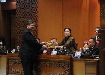 Airlangga Hartarto Bersyukur Perppu Ciptaker Disahkan Menjadi UU