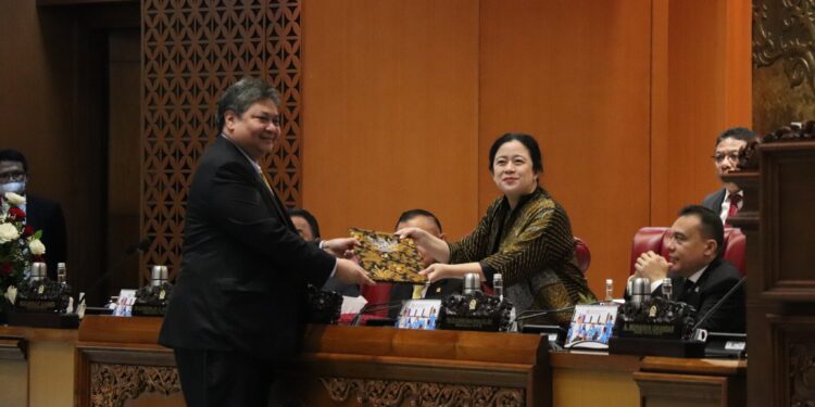 Airlangga Hartarto Bersyukur Perppu Ciptaker Disahkan Menjadi UU