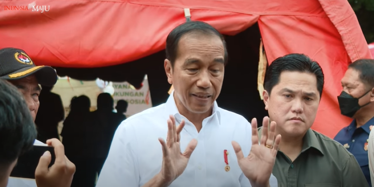 Jokowi Menemui Pengungsi Korban Kebakaran Pertamina Plumpang