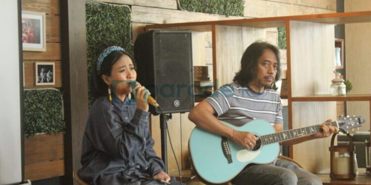 Kolaborasi Dewa Budjana dengan Astrid dalam Single Religi: Lillahi Ta’ala