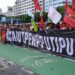 Potret Puluhan Orator Menyampaikan Aspirasi Tolak Perppu Ciptaker di Depan Gedung DPR