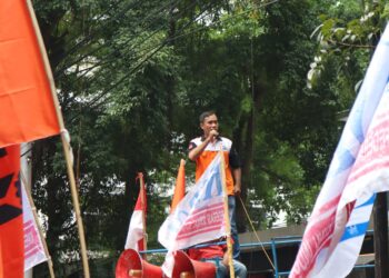 Ratusan Massa Buruh KSBSI Melakukan Aksi Unjuk Rasa di PN Jakarta Pusat, soal Ini
