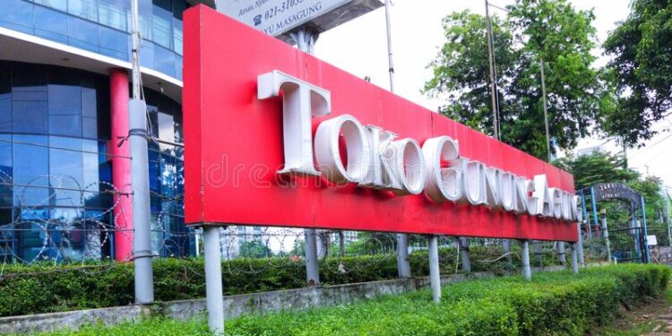 UU Ciptaker Kembali Telan Korban: Toko Buku Gunung Agung PHK Ratusan Pekerja