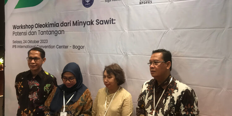 Potensi dan Tantangan Oleokimia dari Minyak Sawit