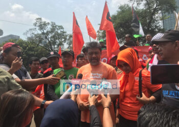 Aksi Partai Buruh di Depan Dubes AS