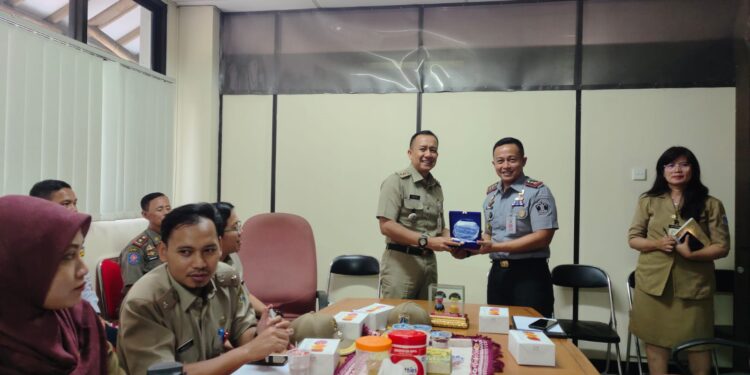 Kalapas Kelas IIA Salemba Audiensi dengan Camat Cempaka Putih