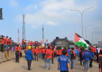 Buruh Tangerang Raya Blokade Gerbang Tol karena Merasa Dibohongi oleh Pjs Bupati