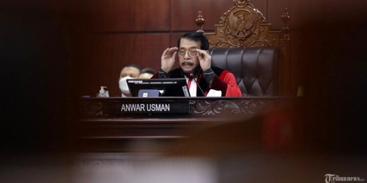 Pelanggaran Anwar Usman ketika Menjadi Ketua MK