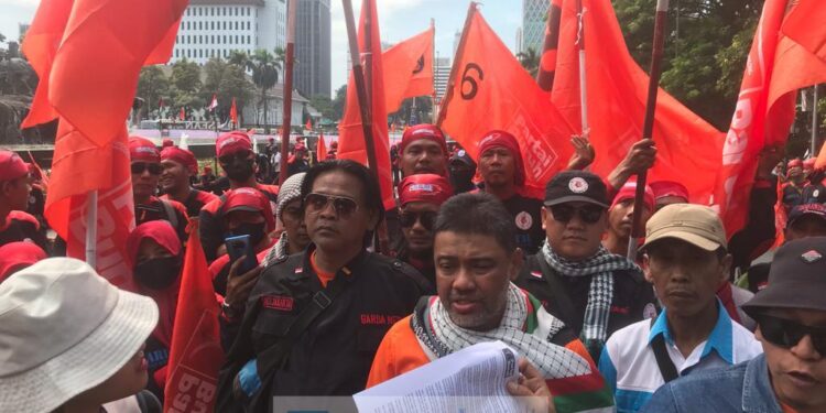 Aksi Partai Buruh Kawal Sidang Perdana Uji Materiel di MK, Minta Hakim Batalkan Ciptaker