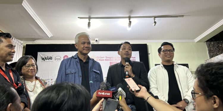 Ganjar di Kantor Walhi Nasional Mendapat Pesan terkait Tata Kelola Lingkungan