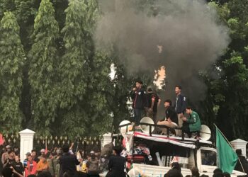 Aksi Unjuk Rasa Mahasisawa Makzulkan Jokowi