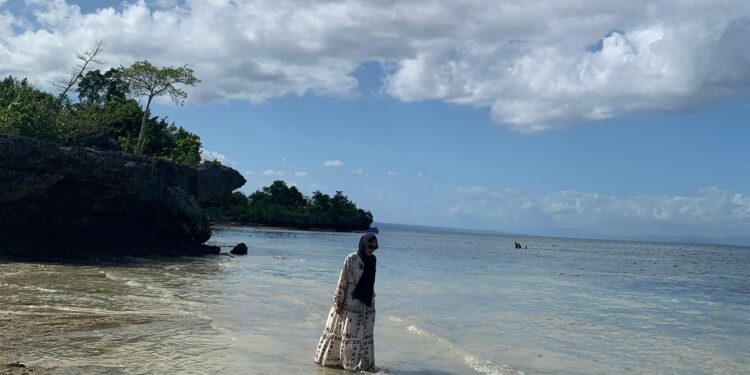 Jarang Diekspos, Pantai di Kabupaten Muna Menyuguhkan Ketenangan yang Natural