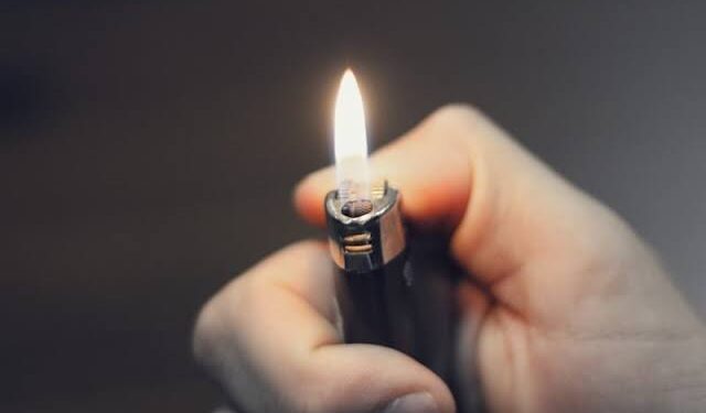 Polwan Bakar Suami Hanya karena Gaji ke-13 Berkurang di ATM?