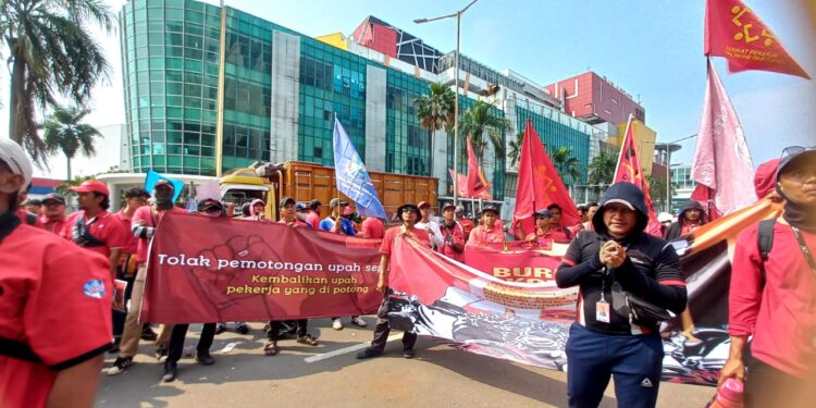 Aksi Pekerja J&T Ekspres Jakarta: Menuntut Ini