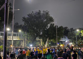 Aksi BEM SI Bawa 12 Tuntutan hingga Dibubarkan Paksa Polisi