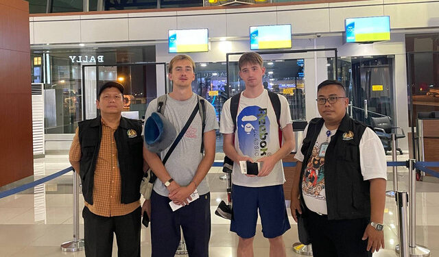 Bule Ikut Demo Ojol Dideportasi