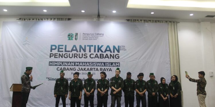 Ketum HMI Cabang Jakarta Raya Lantik Pengurus Baru di Hotel