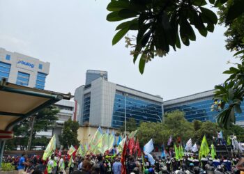 Ribuan Buruh Tolak PP 51/2023 Dijadikan Dasar Penetapan Kenaikan Upah 2025