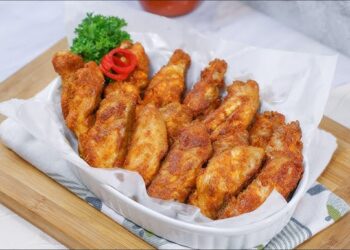 Menyajikan Menu Sayap Ayam untuk Makan Bersama Keluarga