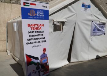 Laznas Dewan Dakwah Salurkan Paket 50 Tenda Darurat Hadapi Musim Dingin