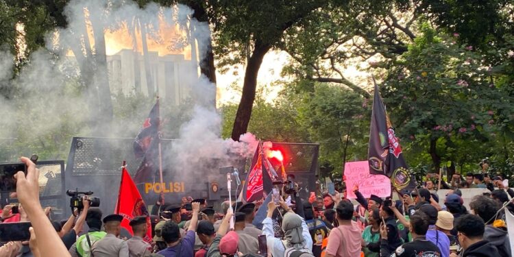 Aksi “Korban Aplikator” 217 Menuntut Ini