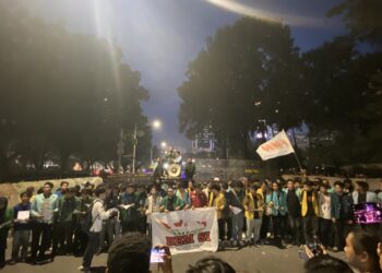 Mahasiswa Memperingati Satu Tahun Kepemimpinan Prabowo Subianto dengan Belasan Tuntutan