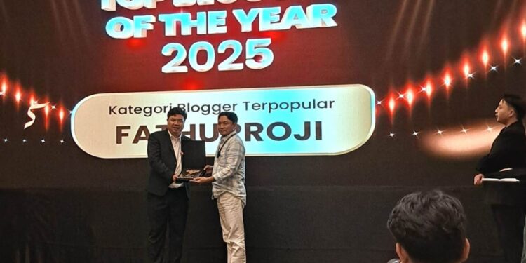 Blogger Terpopuler 2025 Diraih Fathurroji NK